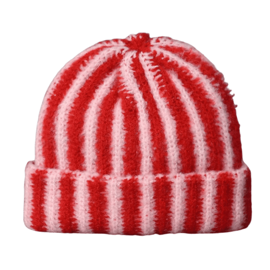 A aKoreansk beanie med ränder i fjädergarn